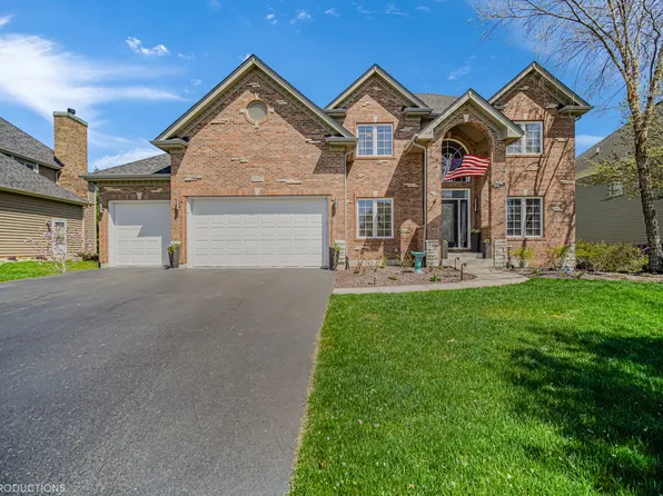 707 Merrill New Rd, Sugar Grove, IL 60554