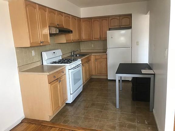 3rd image of 59-15 Kissena Blvd Floor 3