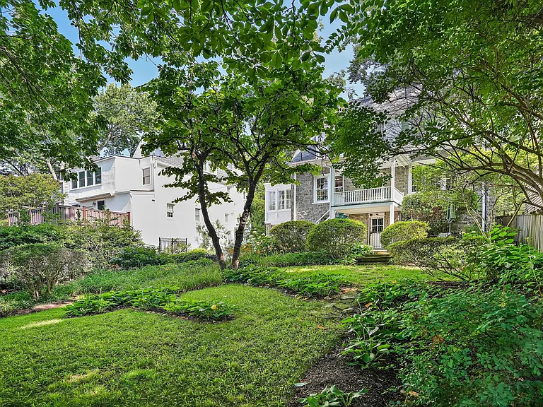 3612 Albemarle St NW — Photo 40