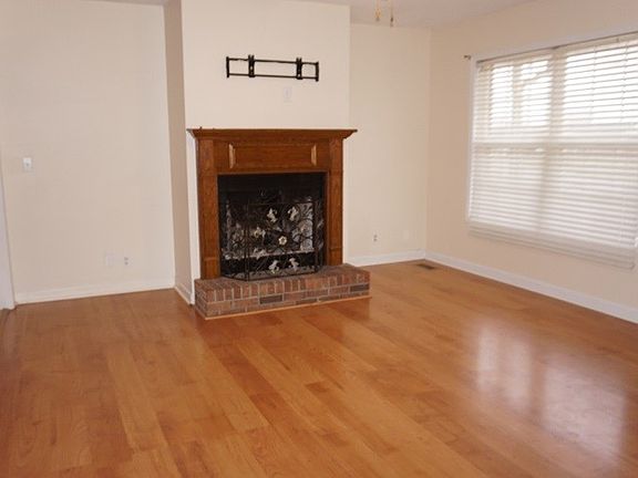 3rd image of 3742 Gracelawn Dr