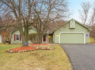 31 Black Mallard Cir, Fairport, NY 14450