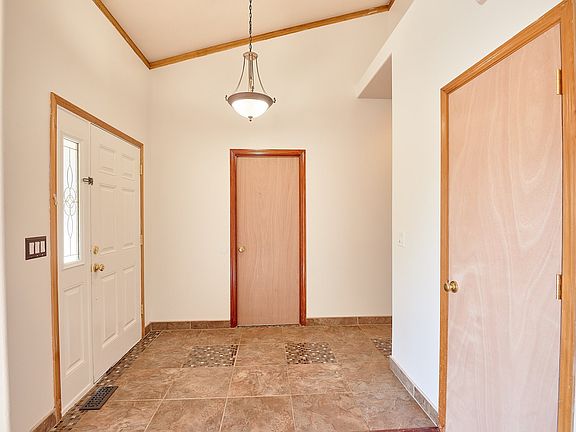2nd image of 2419 SW Barbara St