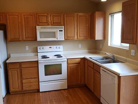 4th image of 14412 S 27th St