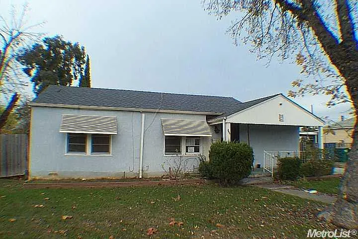 2451 E Poplar St photo 1