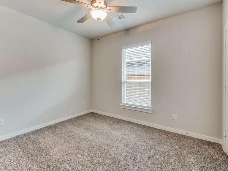 644 Blackland Dr — Photo 8