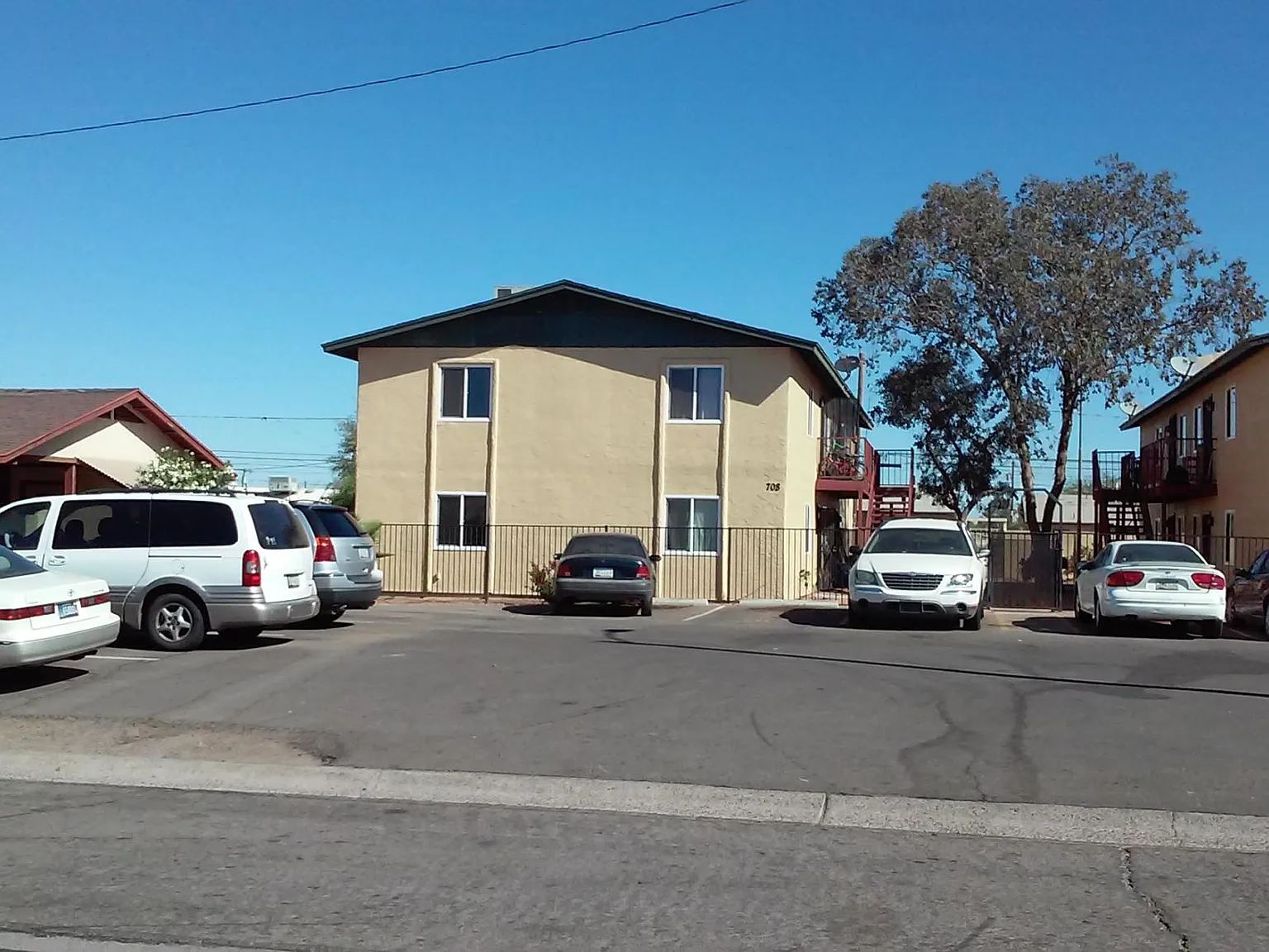 3 bed, 1050 sqft, $1,200 — Photo 2