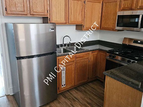 2nd image of 103 Ten Broeck St Unit 1