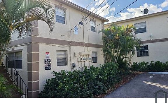5th image of 800 N Sapodilla Ave APT A