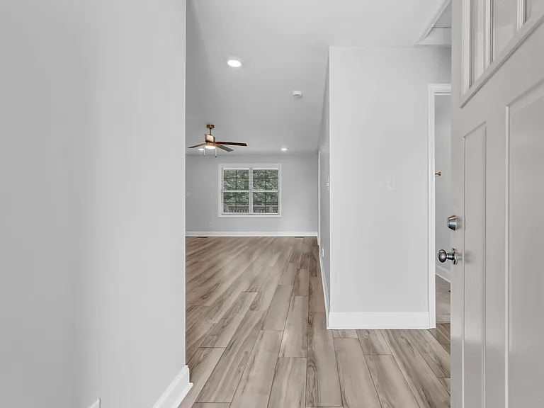 438 Mattingly Dr — Photo 8