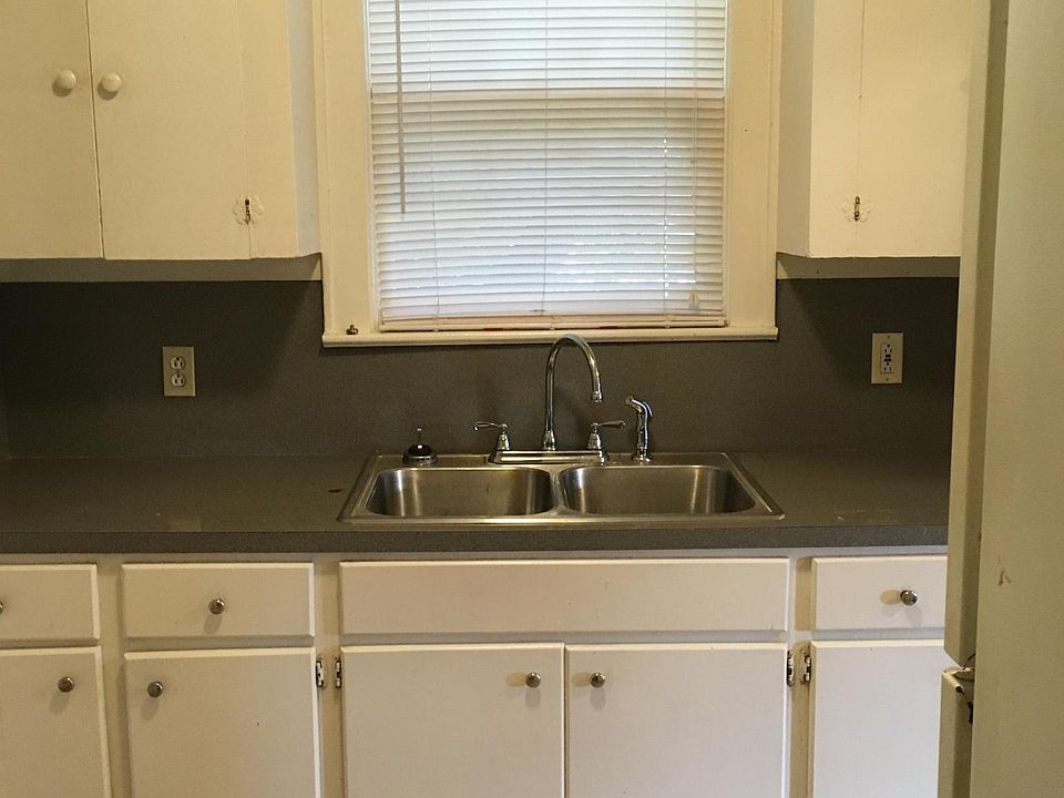 1st image of 2688 Harvey Ave