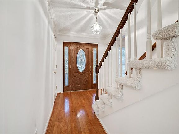 5th image of 4307 Revere Cir
