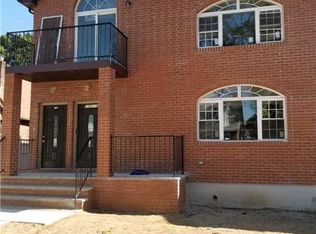 13519 220th Pl, Springfield Gardens, NY 11413