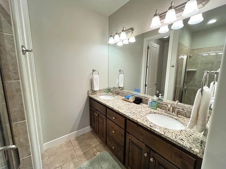 N Coral Ridge Dr — Photo 16
