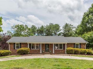 6090 Greenhaven Dr, Winston Salem, NC 27103