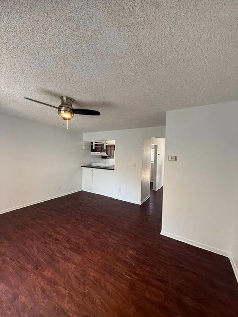 2 Bed-1 Bath Two Story Apartment located in El Cajon — Photo 4