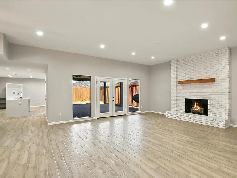 6019 Yellow Rock Trl — Photo 6