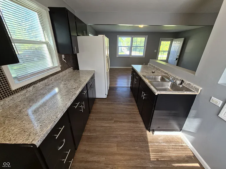 3221 N Priscilla Ave — Photo 14