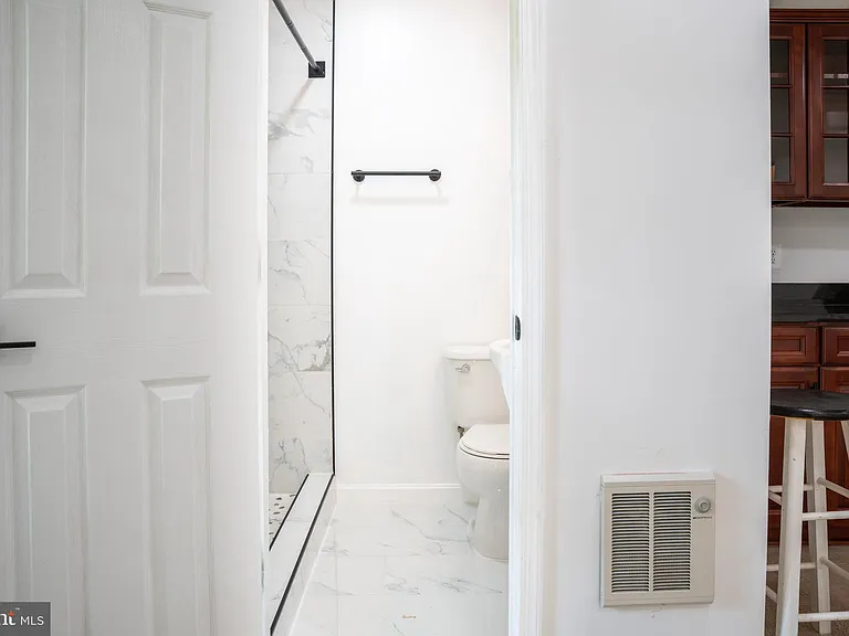 42243 Canary Grass Sq — Photo 75