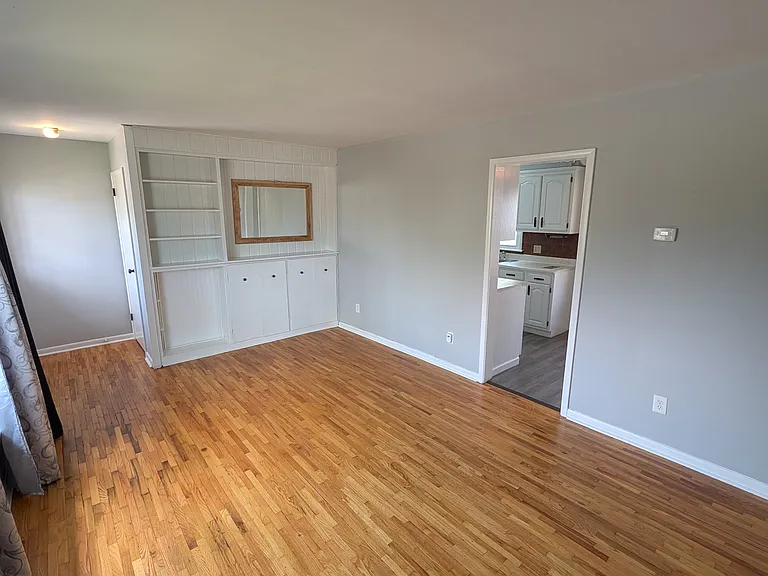 215 Edgewood Ave — Photo 5
