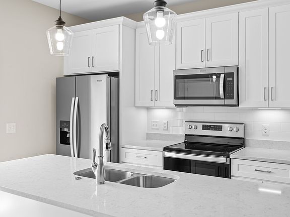 4th image of 983 Horizon Ct