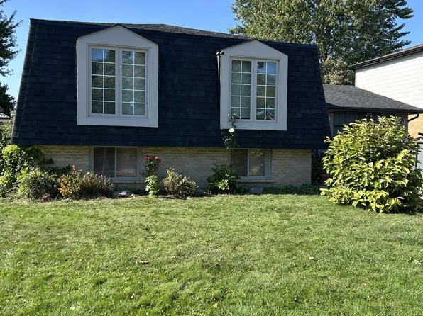 235 Louis Dr, Mississauga, ON L5B 1Z1