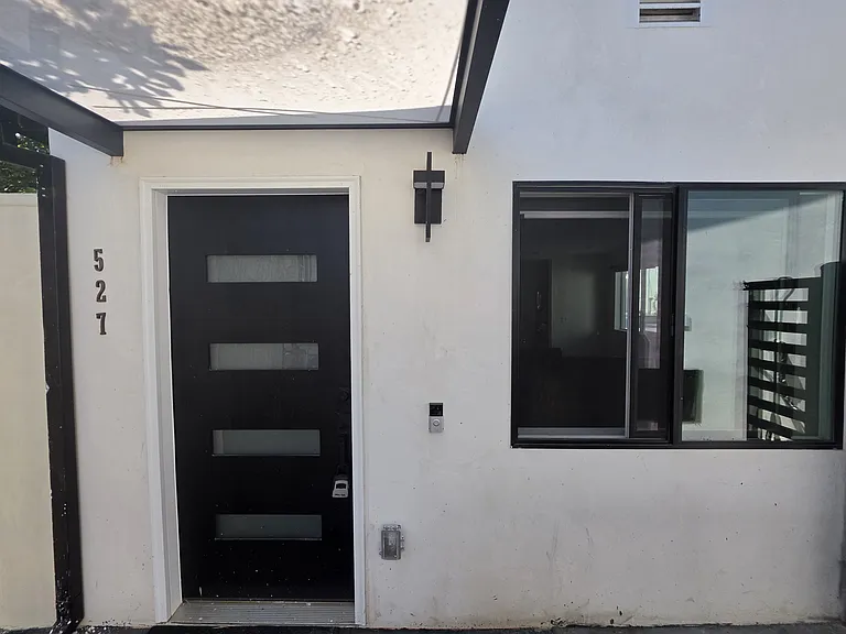 525 Stanford Rd — Photo 17