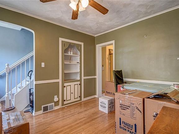 5th image of 200 Arden Dr