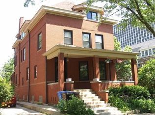 828 W Junior Ter, Chicago, IL