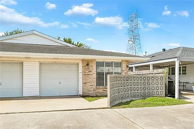 2 bed, 1.0 bath, 750 sqft, $1,400 — Photo 1