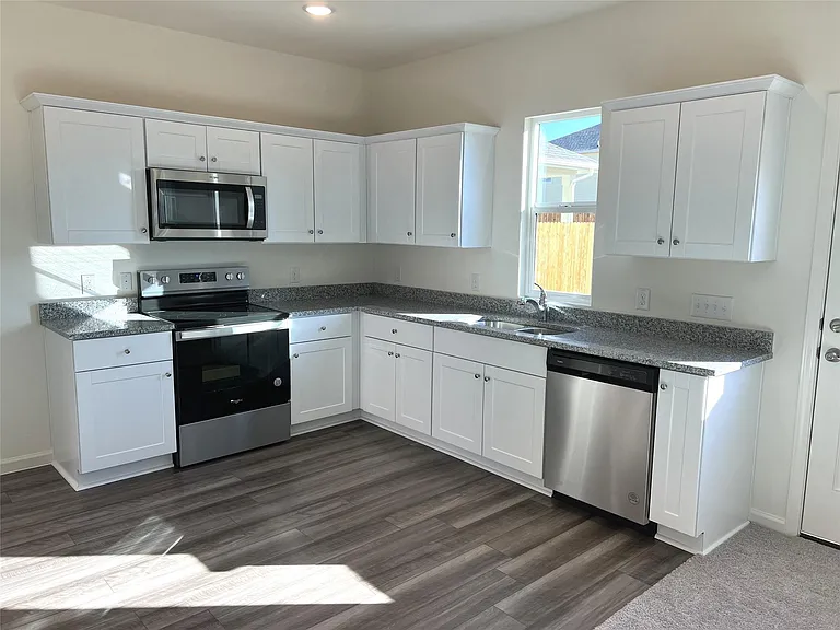 1901 Chapel Hill Rd — Photo 11