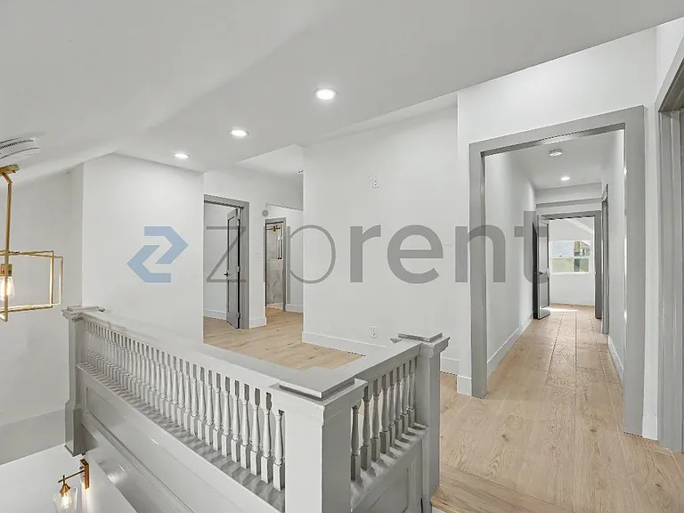 1676 W 24th St — Photo 22