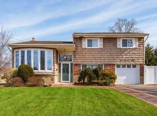 430 N Bay Dr, Massapequa, NY 11758