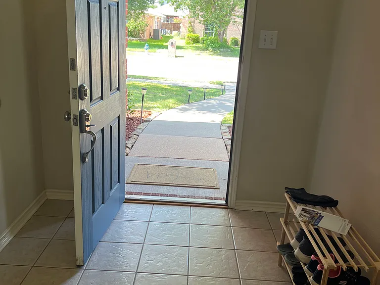 1524 Summerfield Dr — Photo 4
