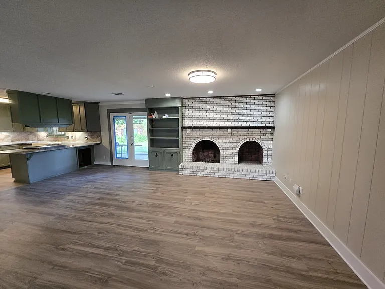 7458 Woodside Rd — Photo 6