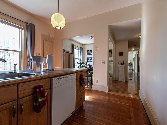 4th image of 41-43 Doyle Ave