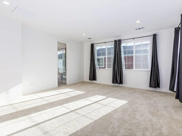 33509 Mustang St — Photo 18
