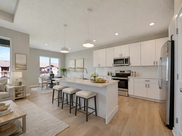 9001 S 42nd St — Photo 1