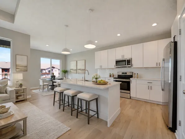 9001 S 42nd St, Lincoln, NE 68516