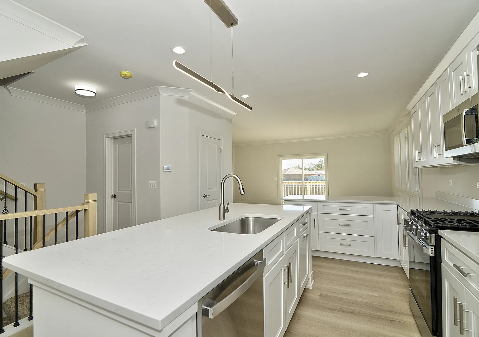 212 Walnut St — Photo 4