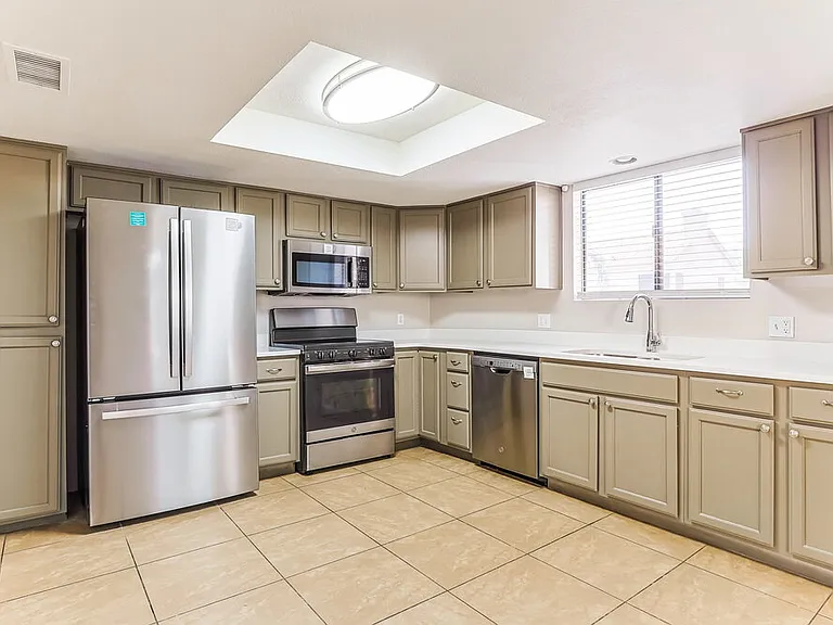 1232 W Riviera Dr — Photo 9