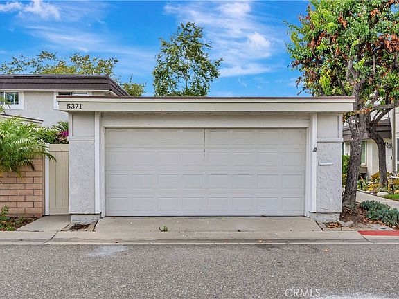 3rd image of 5371 Victoria Pl