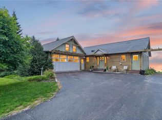 4609 Spinnaker Ln, Williamson, NY 14589