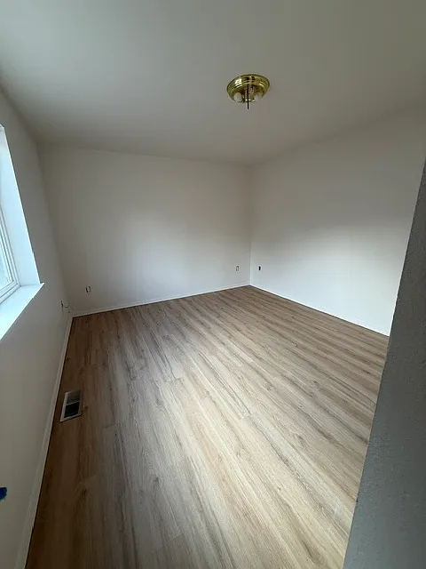 2 bed, 1379 sqft, $1,995 — Photo 3