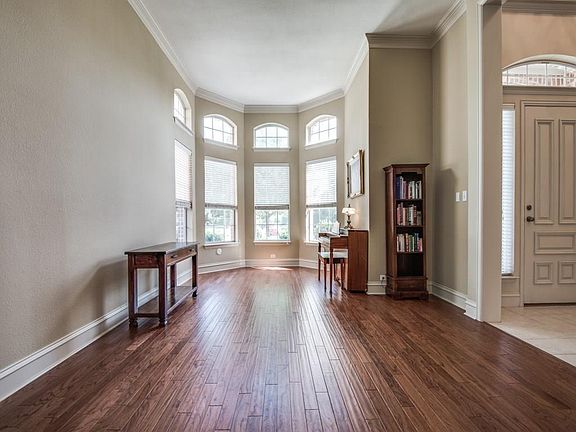 4th image of 2565 Green Oak Dr