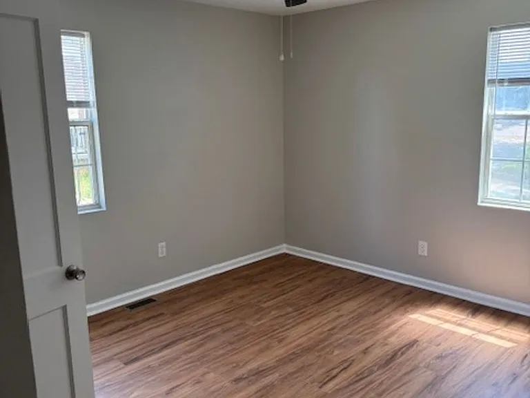103 Elizabeth Ave — Photo 8