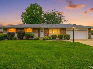 7712 Sunray Ln, Saint Louis, MO 63123