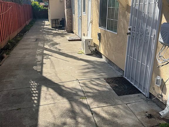 2nd image of 3519 Sanddollar Ct