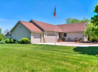 174 Ridgeview Ct, Grass Lake, MI 49240