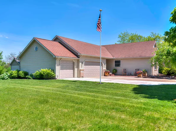 174 Ridgeview Ct, Grass Lake, MI 49240