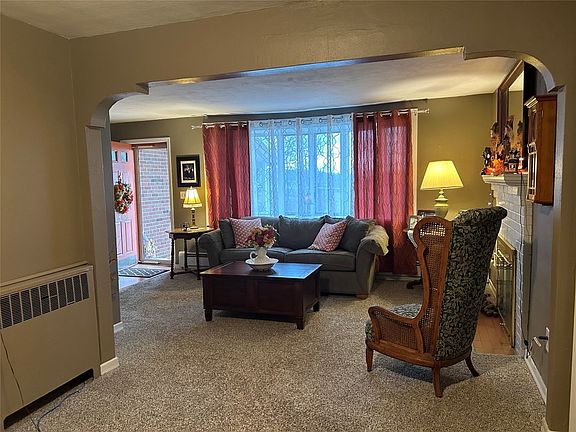 2nd image of 413-415 Groats St